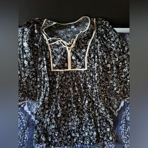 Old Navy navy and White Floral dress